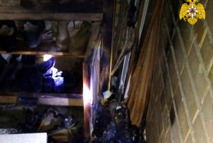 В девятиэтажном доме в Смоленске произошел пожар на балконе