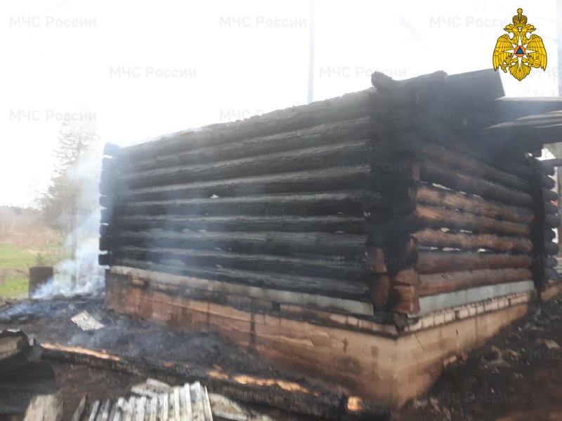 В Краснинском районе сгорела частная баня 