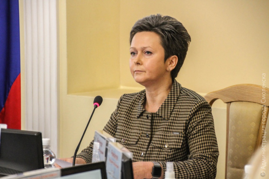 Председатель горсовета Виктория Макарова поздравила смолян с Днем местного самоуправления