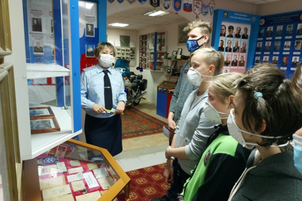 Смоленские школьники посетили уникальный музей дорожной полиции