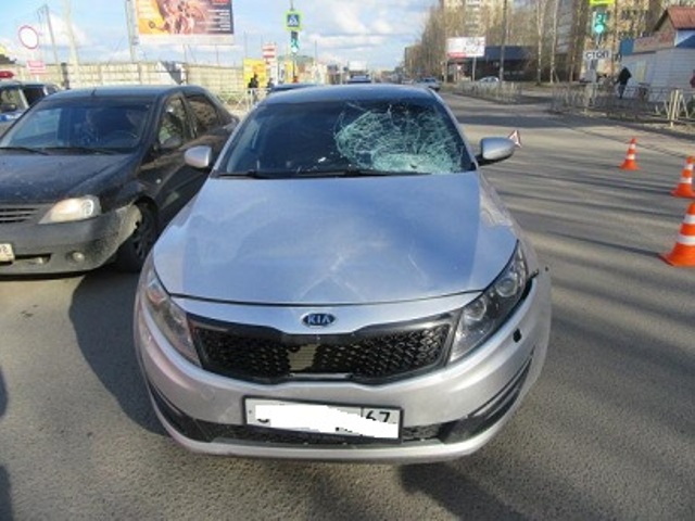 На улице Попова в Смоленске пешеход попал под автомобиль