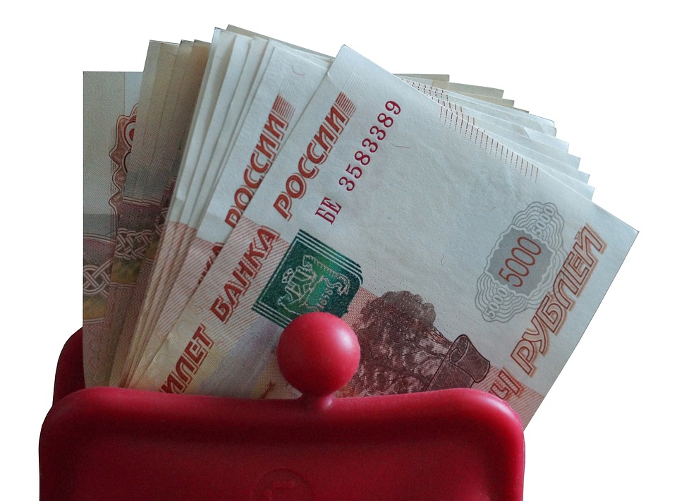 Смолянка перечислила неизвестным лицам более 2 700 000 рублей
