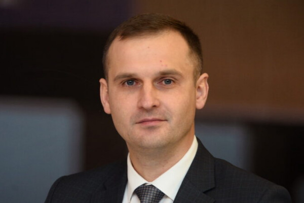 Сергей Леонов: «Оклады бюджетникам должно устанавливать правительство»
