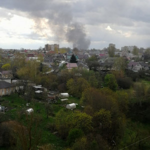 В Смоленске на улице Кашена загорелось здание бывшего мясокомбината