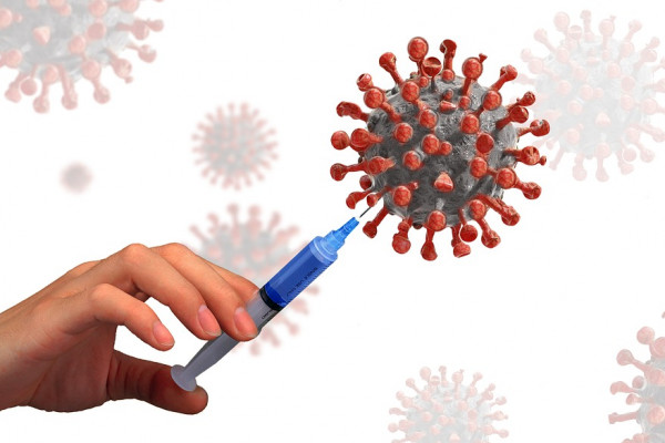 В Смоленске продолжает работу мобильный пункт вакцинации против коронавируса