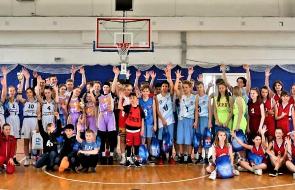 В Десногорске в честь 9 Мая организовали баскетбольный турнир