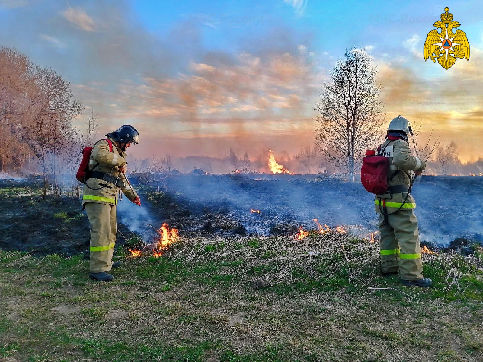 За десять майских дней смоленские пожарные 94 раза выезжали на ликвидацию травяных палов
