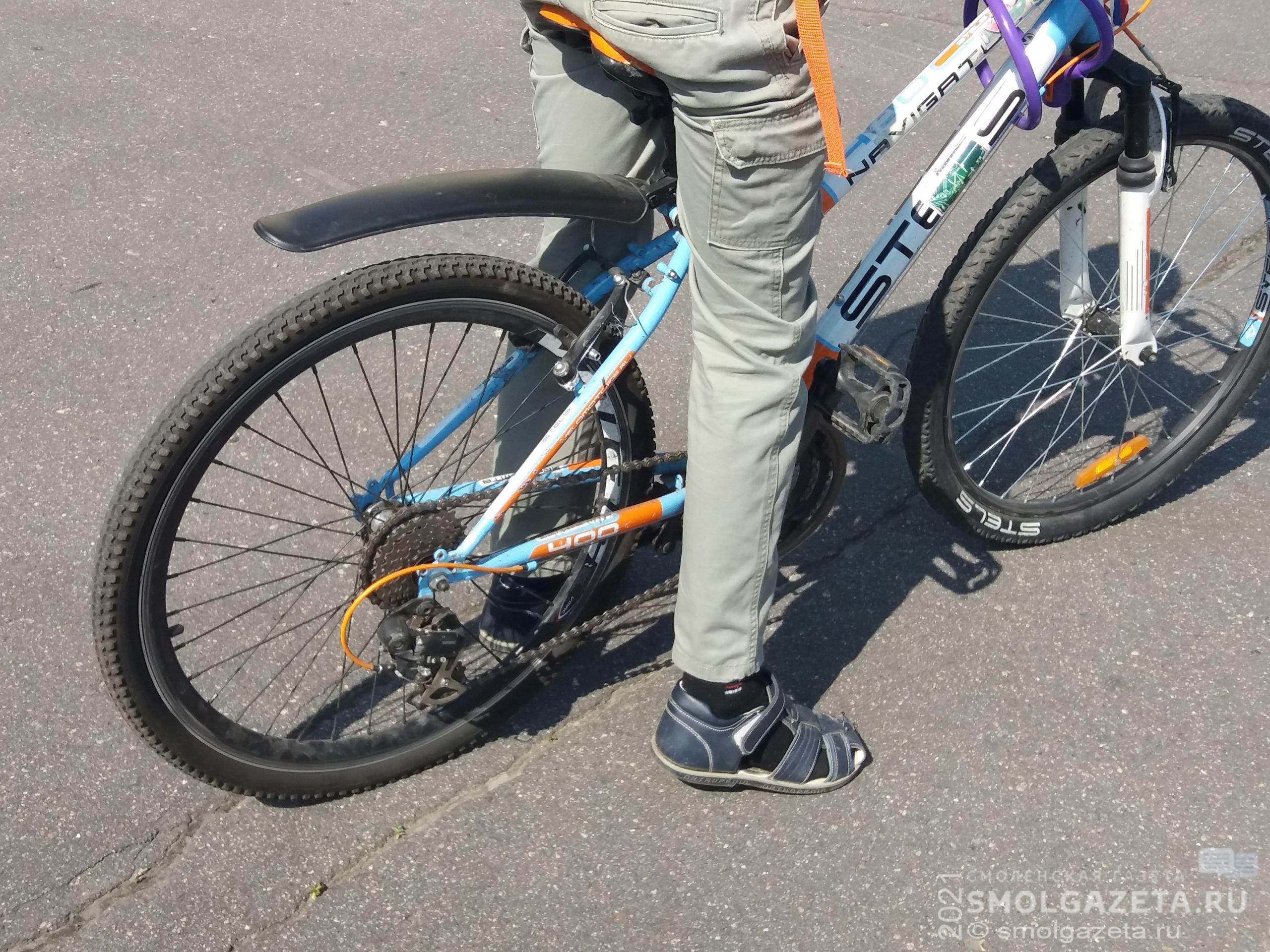 В Смоленске у дворника украли велосипед