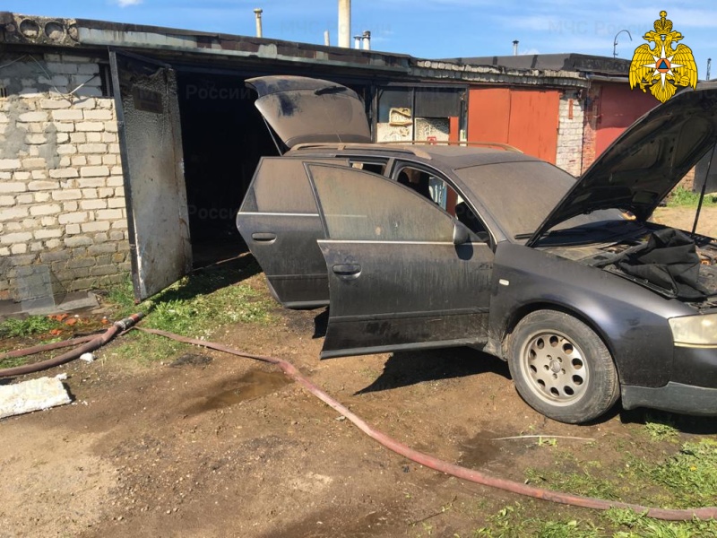 В Рославле в гаражно-строительном кооперативе «Ремонтник-2» случился пожар
