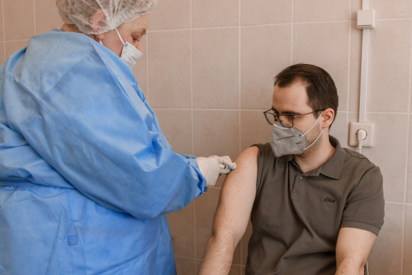 В Смоленской области два этапа вакцинации от COVID-19 завершили более 60 тысяч граждан