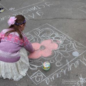 В Смоленске прошел детский театрализованный праздник «Подари улыбку миру»
