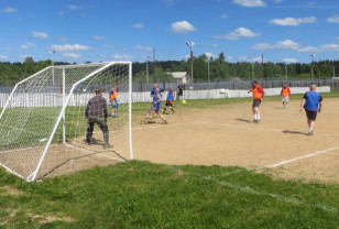 Осужденные колонии № 2 провели футбольный матч со смоленской  командой «Динамо» 