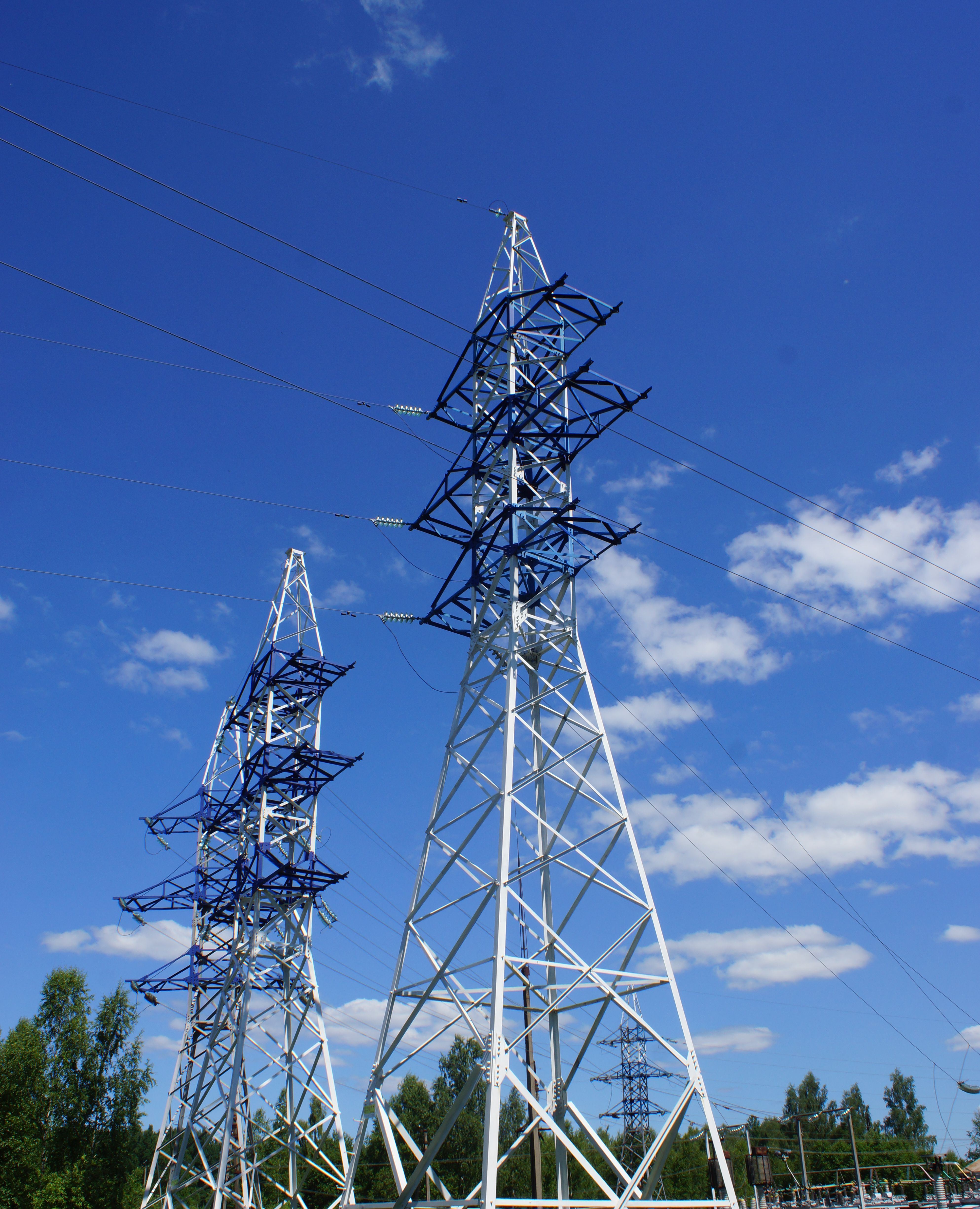 Энергетики Смоленскэнерго за 5 месяцев отремонтировали 421,8 км воздушных линий электропередачи