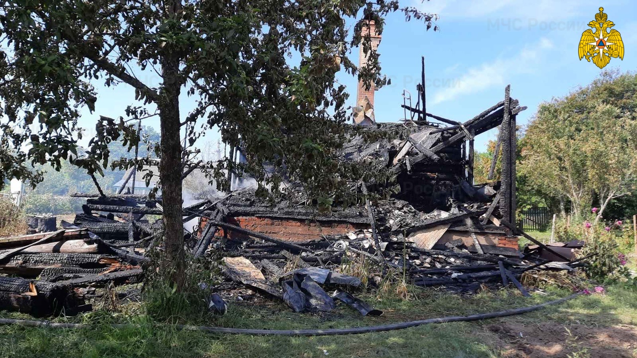 В деревне Бобосовка Вяземского района сгорел жилой дом
