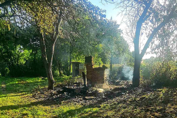 В Смоленском районе дотла сгорел дачный дом