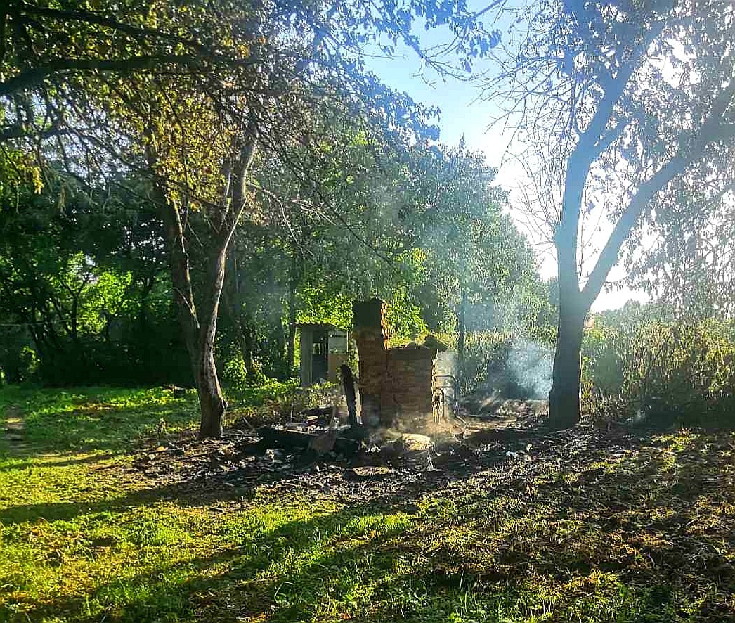 В Смоленском районе дотла сгорел дачный дом