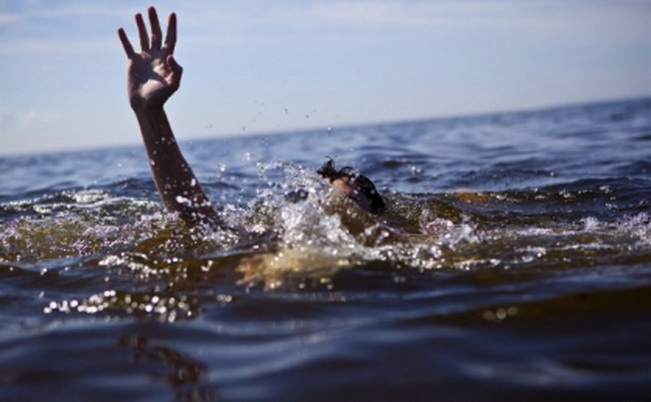 В Монастырщинском районе утонула 14-летняя девочка