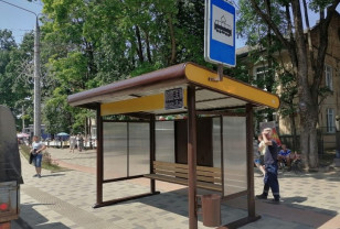 В Смоленске на улицу Николаева вернули остановочный павильон