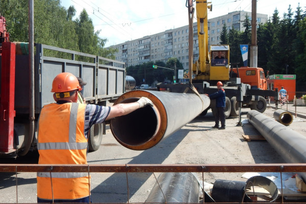 В Смоленске перенесли сроки окончания ремонта теплосетей на четырёх улицах