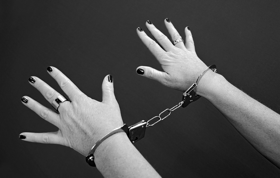 Драка двух женщин в Дорогобужском районе привела к возбуждению уголовного дела