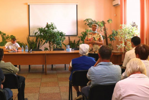 Депутат Госдумы Ольга Окунева провела встречу с сотрудниками смоленского предприятия «Хлебопек» 
