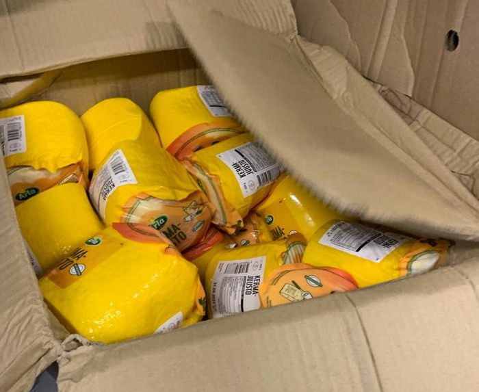 В Ярцевском районе задержали более трёх тонн санкционного сливочного масла и сыра