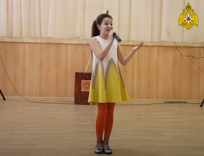 Смоленская школьница успешно выступила на фестивале «Таланты и поклонники»