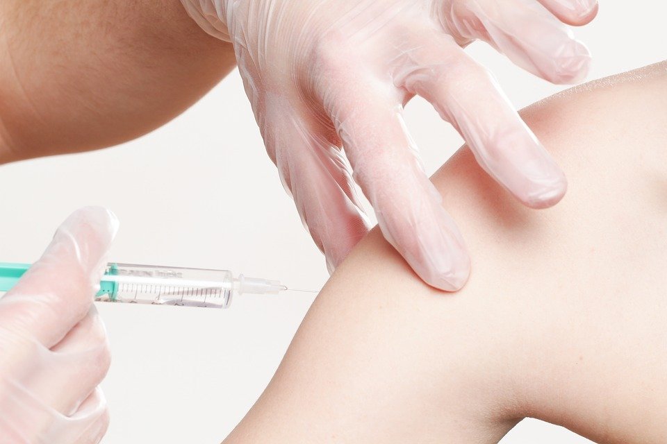 Алексей Лазарев: «Вакцинация поможет справиться с эпидемией»