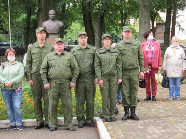 В Ельне поисковики приняли участие в захоронении останков солдат Великой Отечественной войны