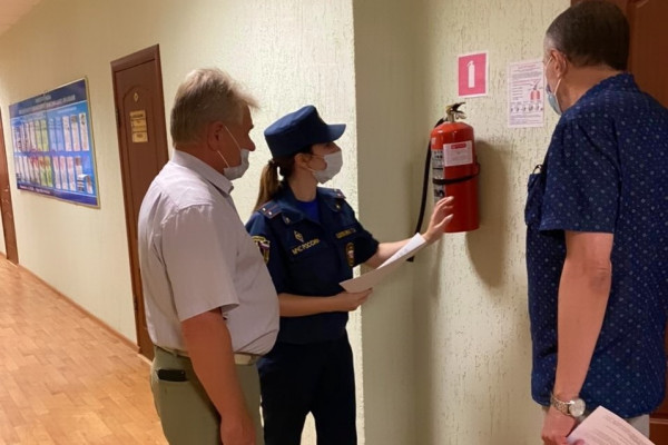 В Смоленской области проверяют пожарную безопасность избирательных участков