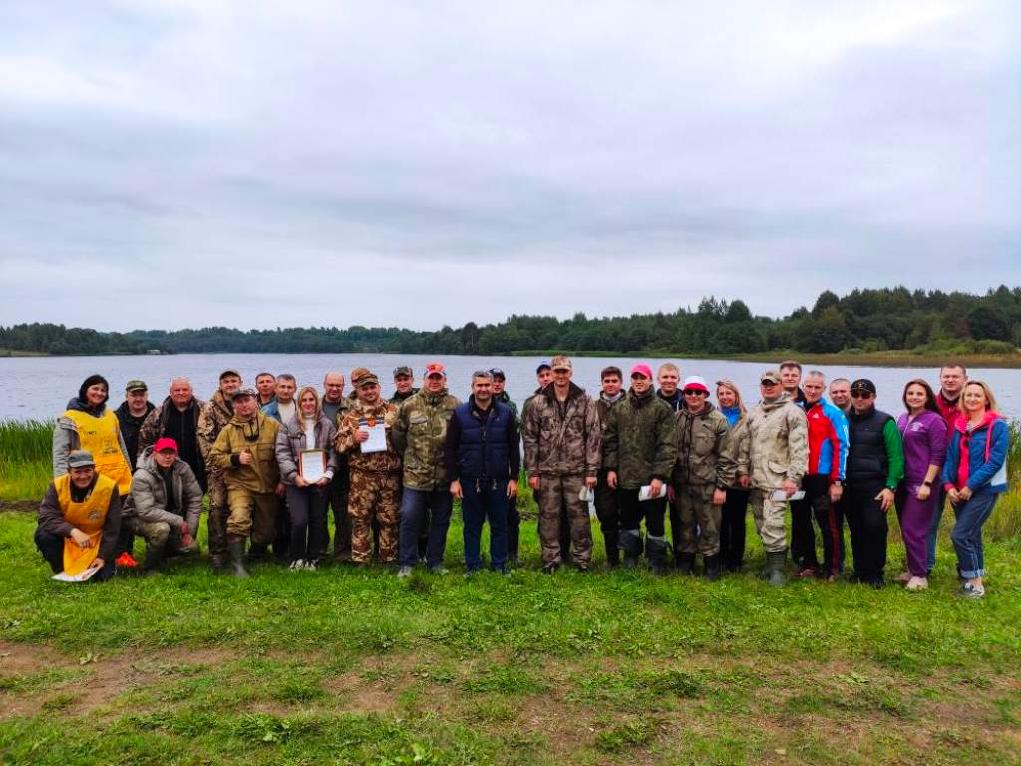 Работники прокуратуры Смоленской области соревновались в рыбной ловле