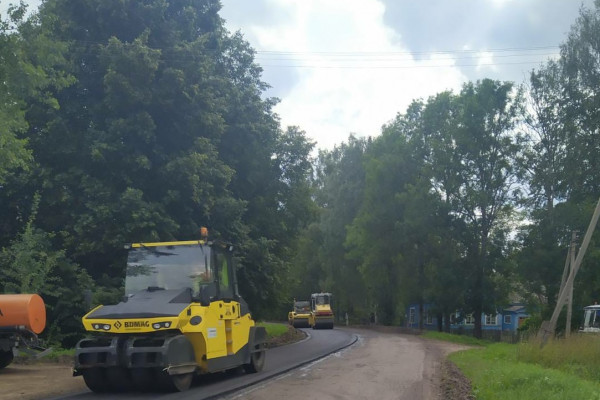 В Смоленской области продолжается ремонт дороги Демидов-Рудня 