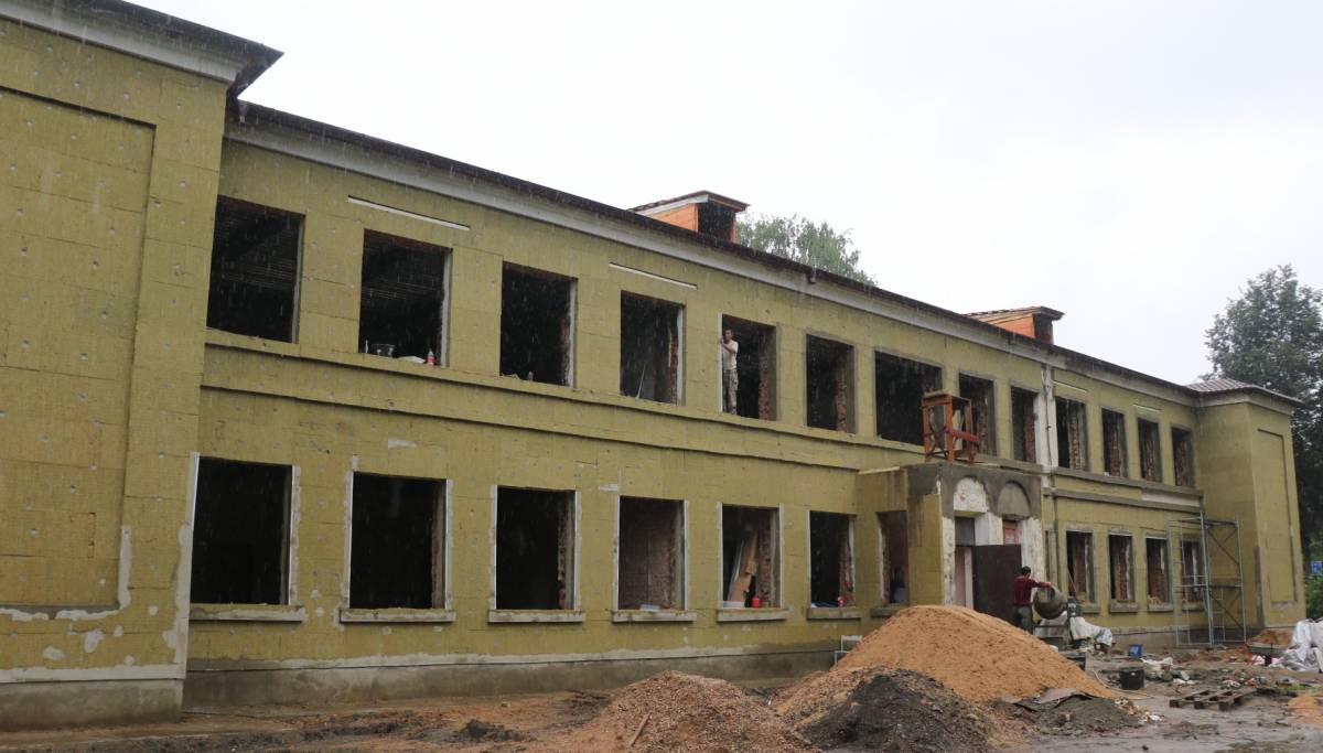 В Ярцеве проходит капитальный ремонт в художественной школе