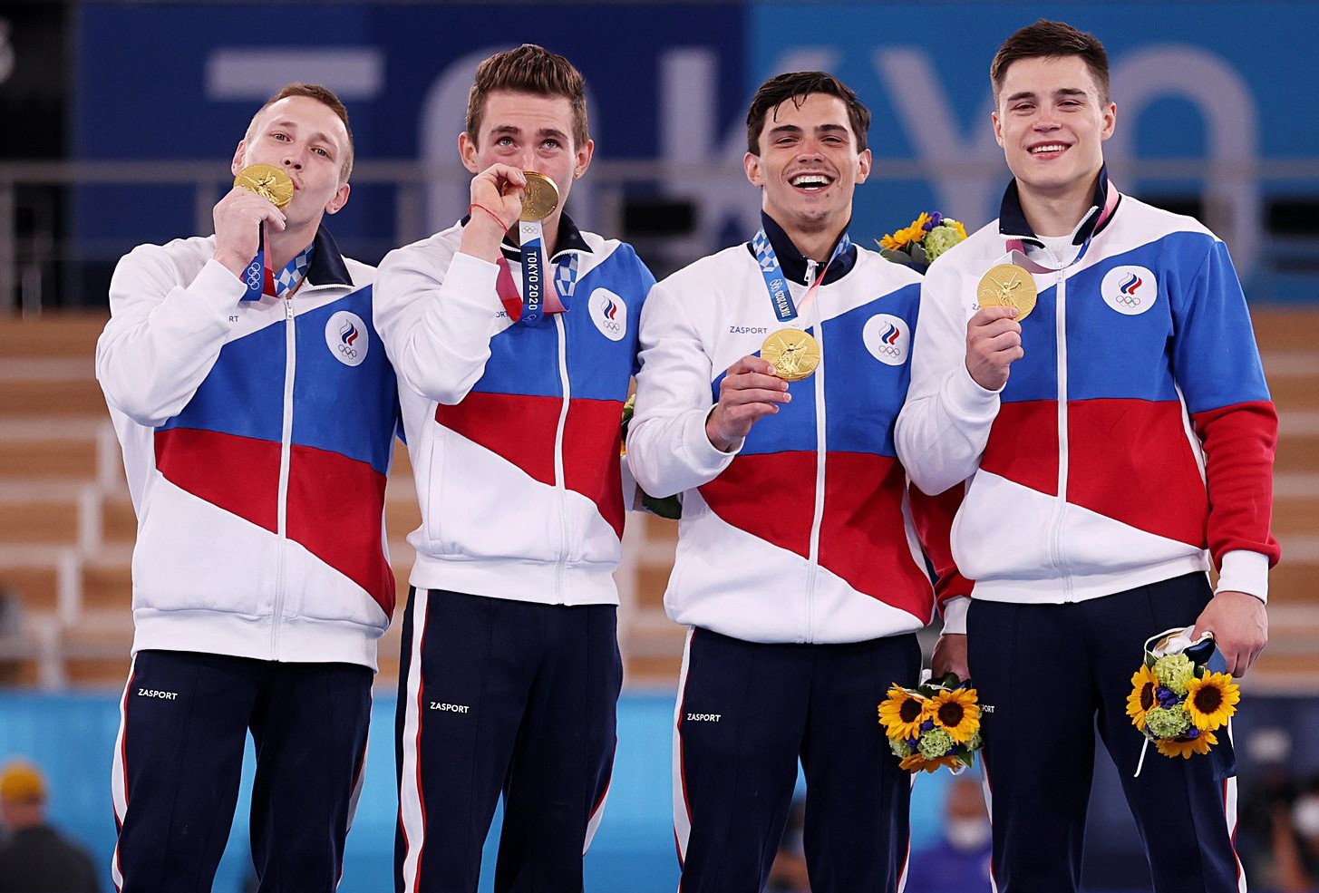Алексей Островский поздравил смоленских студентов с олимпийскими медалями