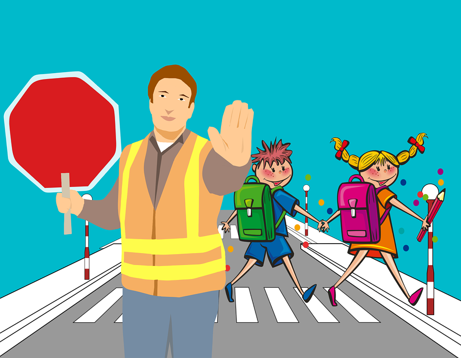 Смоленских родителей призывают напомнить детям правила поведения на дороге
