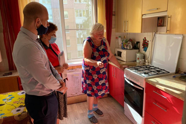 В Смоленской области в квартирах двух пенсионерок заменили газовое оборудование