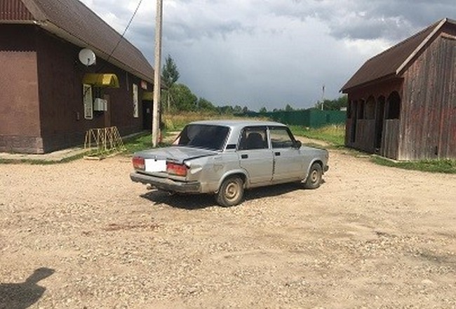 В Смоленской области водитель при движении задним ходом сбил пенсионера