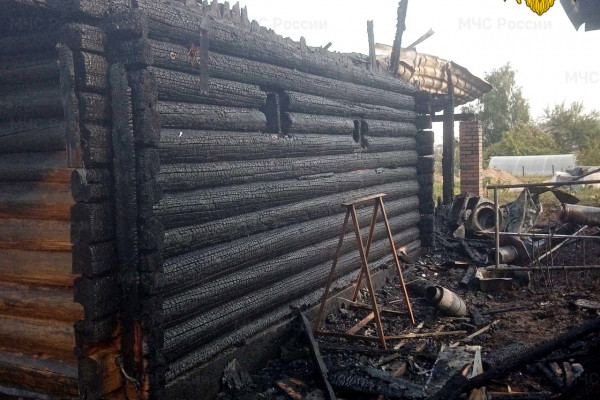 В деревне Алтуховка Смоленского района горела баня