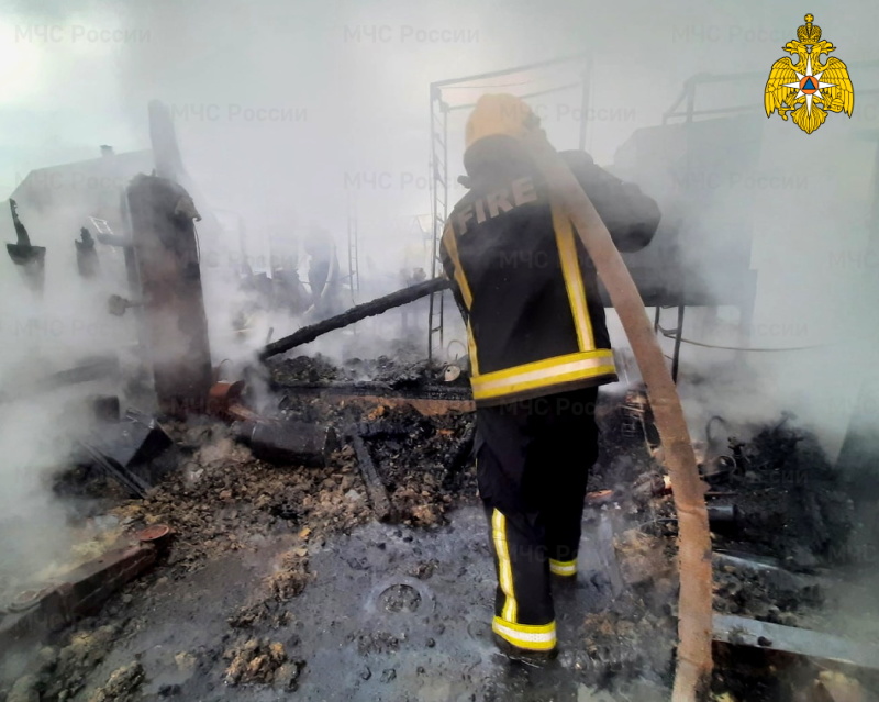 В Смоленском районе пожарным удалось не допустить уничтожения дома