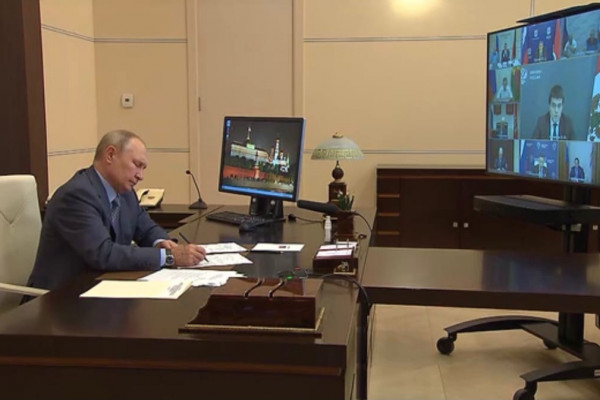 Владимир Путин поручил оказать поддержку аграриям, пострадавшим от чрезвычайных ситуаций