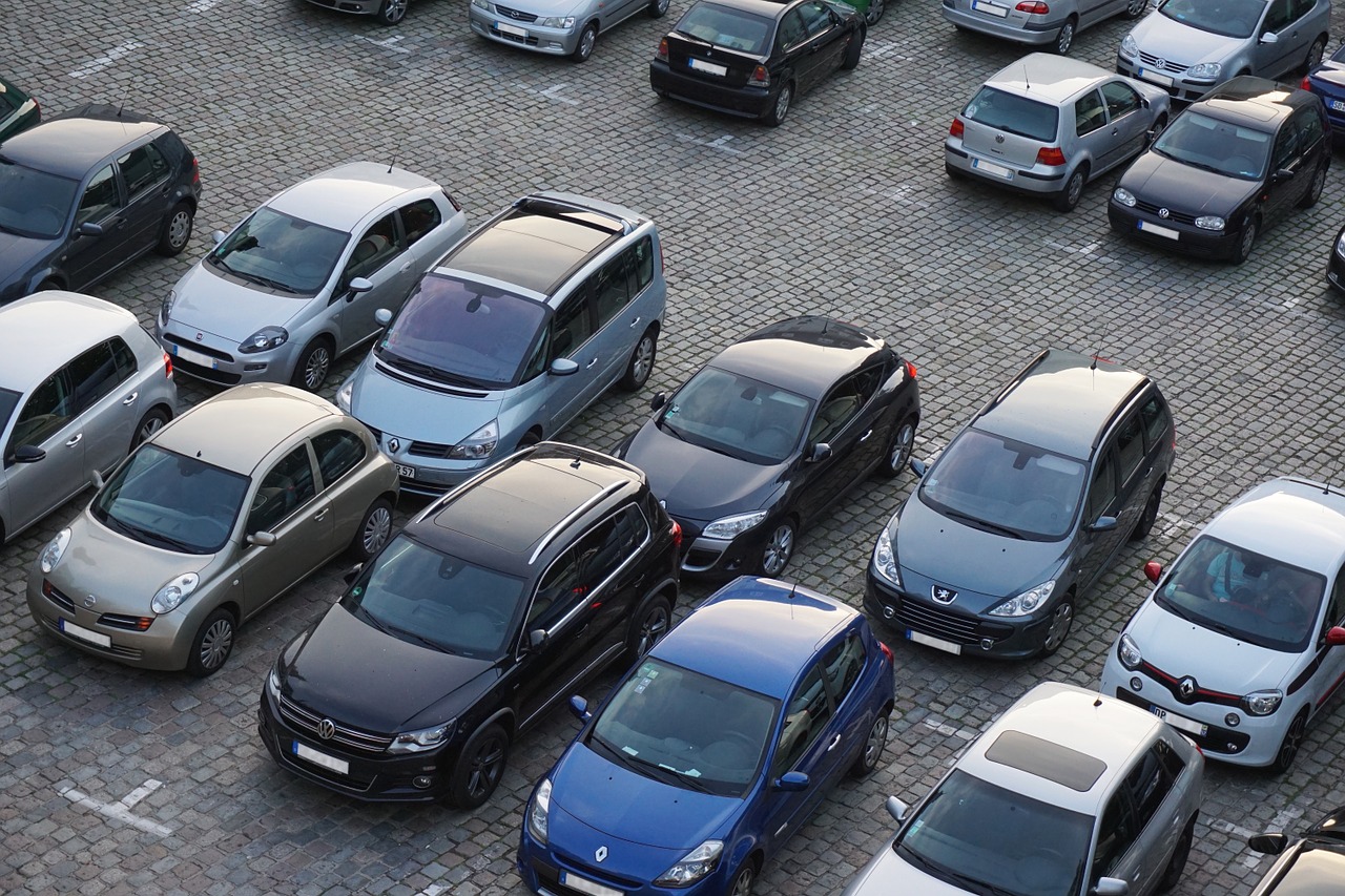 Сергей Леонов: «Парковки для многодетных семей должны быть бесплатными»