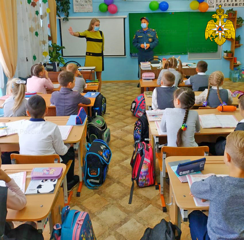 В школах Ярцева прошли уроки пожарной безопасности 