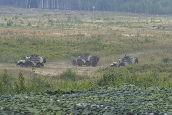 В Смоленской области бойцы ЗВО блокировали условных диверсантов на полевом вертодроме