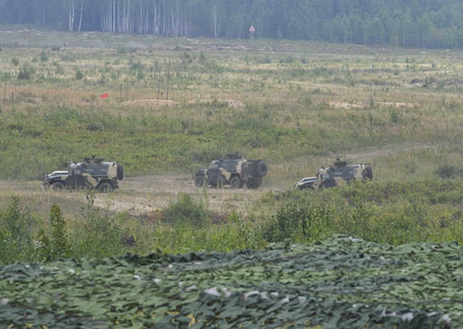 В Смоленской области бойцы ЗВО блокировали условных диверсантов на полевом вертодроме