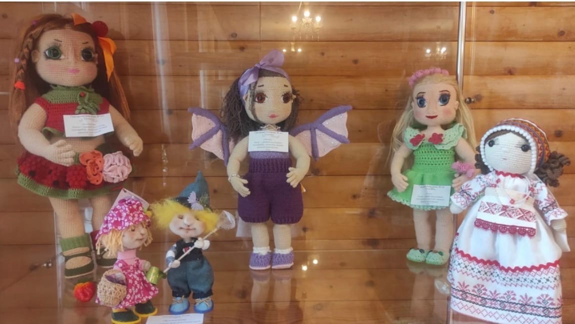 В  Смоленске прошла областная выставка авторских кукол «Отражение»