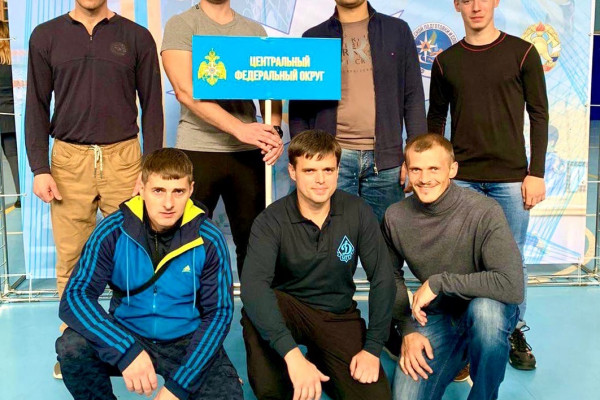 Смолянин стал одним из победителей Всероссийских соревнований по гиревому спорту среди команд МЧС