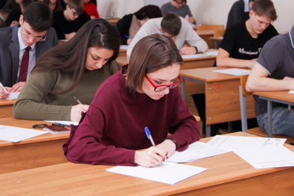 Смоленские студенты колледжей и техникумов впервые сдадут всероссийские проверочные работы