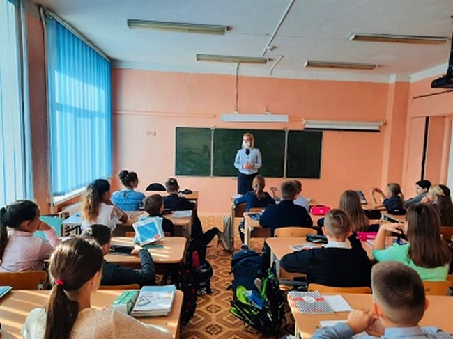 В Смоленской области первоклассникам рассказали о важности соблюдения ПДД