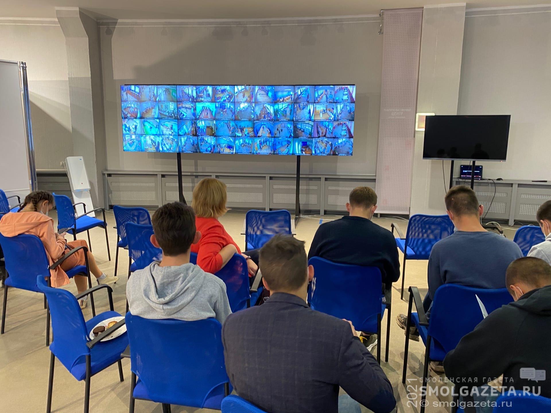 В Смоленске продолжает работу Центр общественного наблюдения за выборами