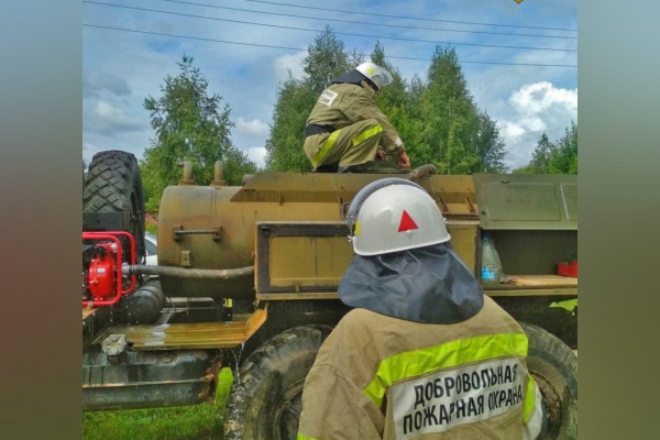 267 раз добровольцев привлекли к тушению пожаров на Смоленщине с начала года